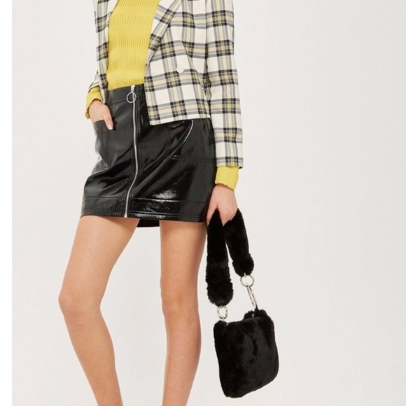 [Topshop ] Edgy Vinyl Mini Skirt - Picture 3 of 6
